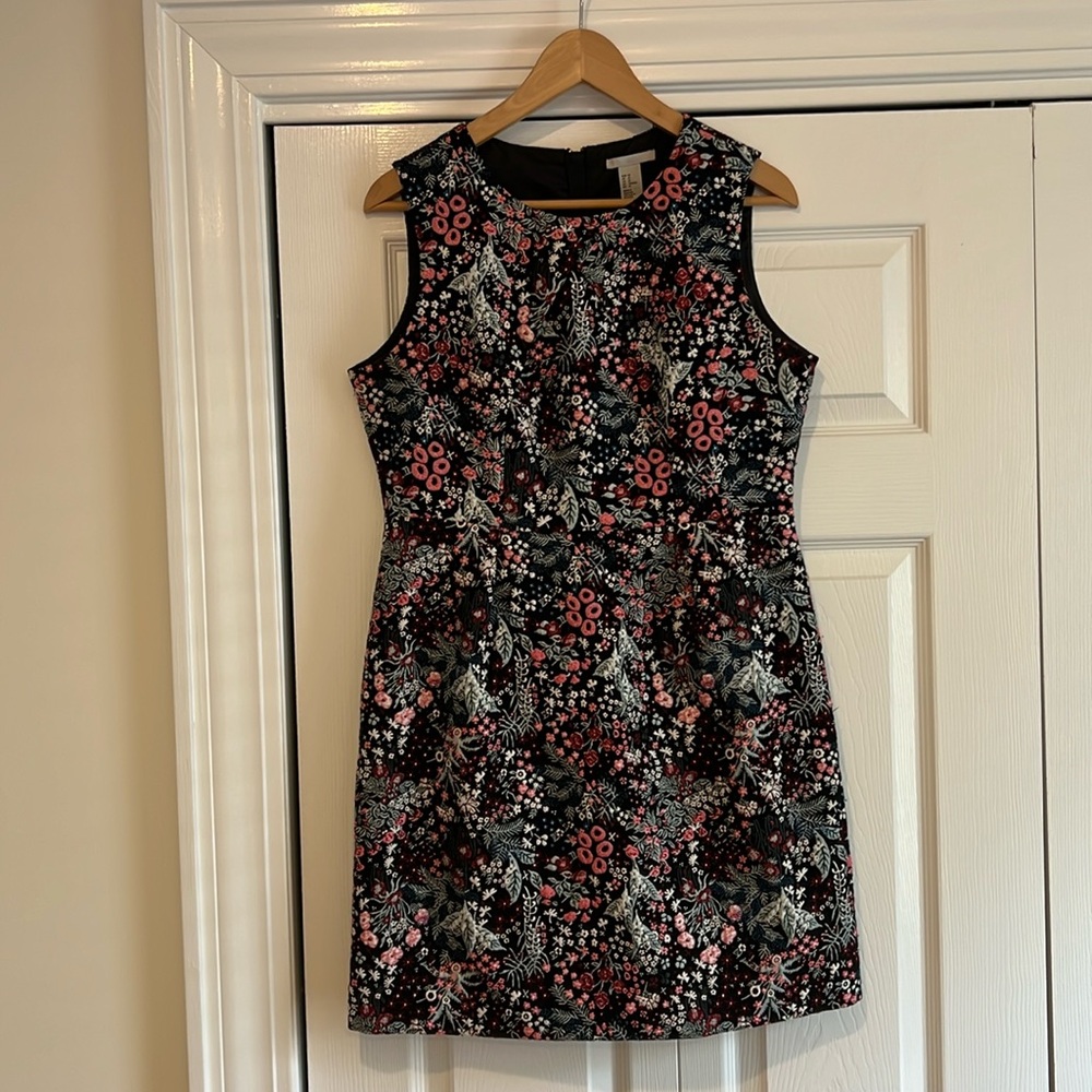H & M Sleeveless lined flower pattern dress